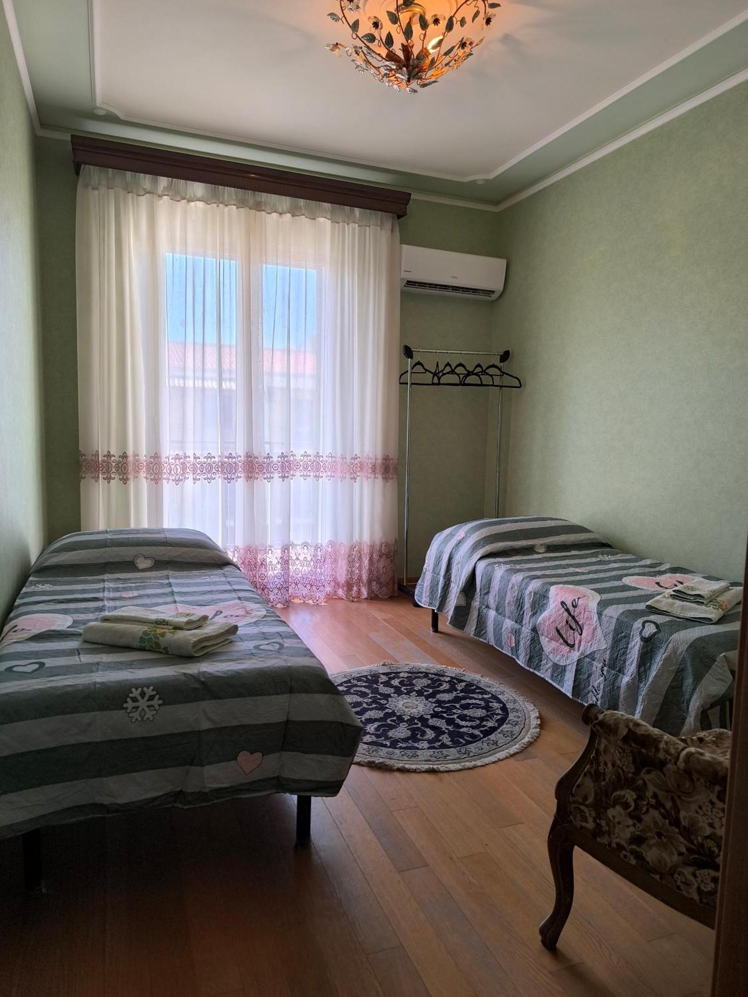 Bed & Breakfast Kalinka Bed and Breakfast Motta SantʼAnastasia Exterior foto