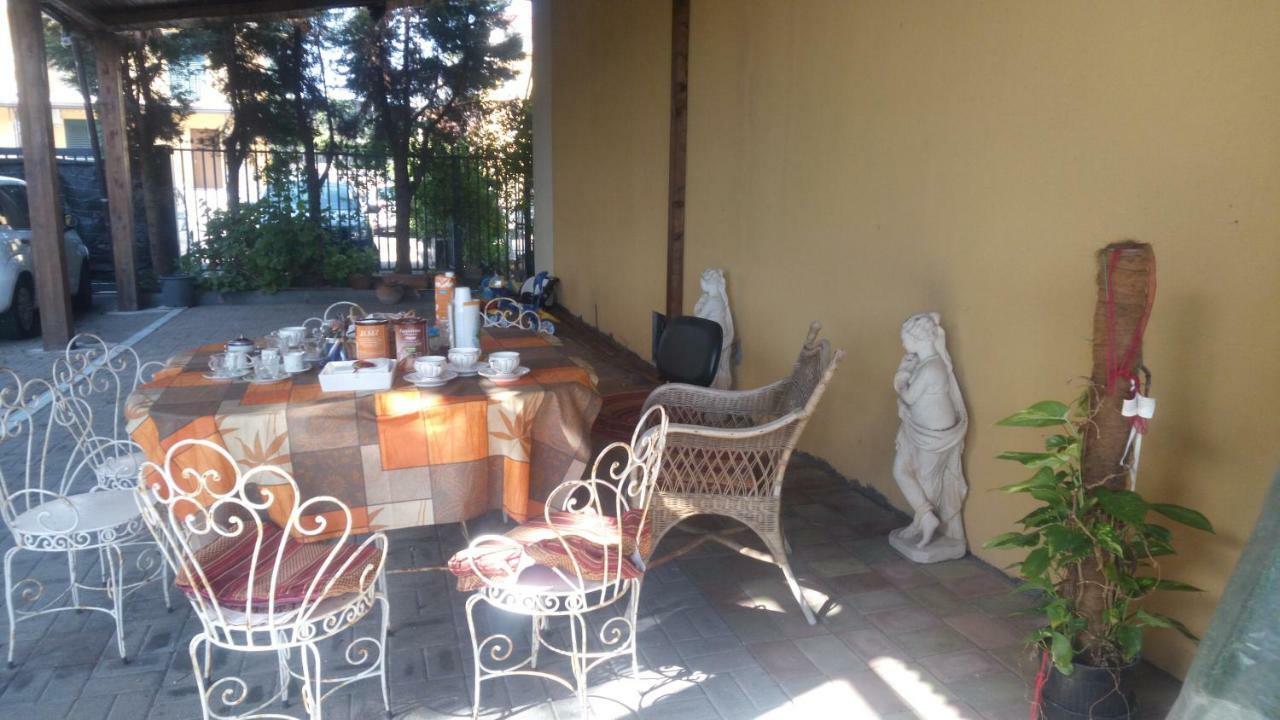 Bed & Breakfast Kalinka Bed and Breakfast Motta SantʼAnastasia Exterior foto